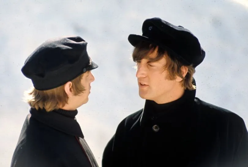 Ακυκλοφόρητες φωτογραφίες των Beatles από το 1965!