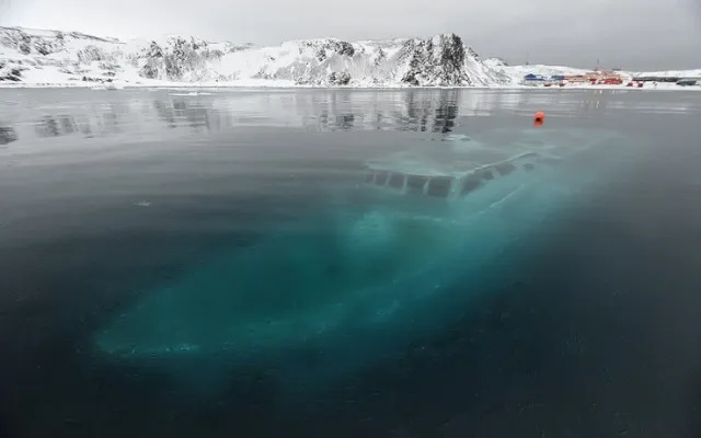 sunken yacht antartica
