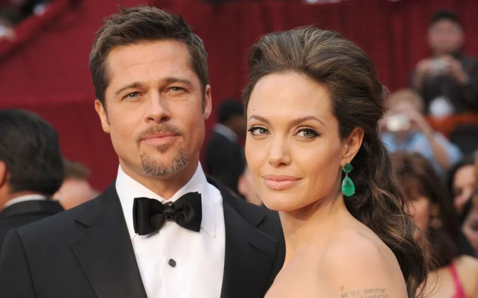 Η Angelina Jolie αποκαλύπτει ΕΠΙΤΕΛΟΥΣ γιατί χώρισαν με τον Brad Pitt!