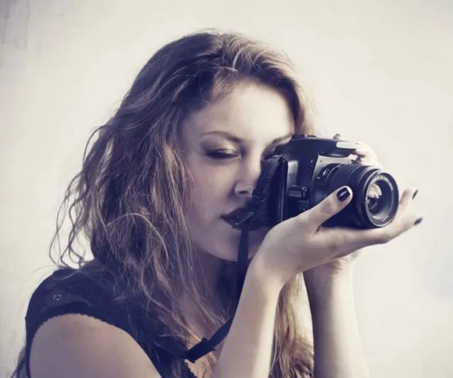 Girl-Photographer