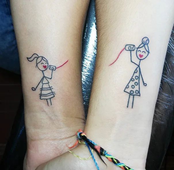Θέλεις να κάνεις τατουάζ με την κολλητή σου; Αυτές είναι οι πιο πρωτότυπες ιδέες!