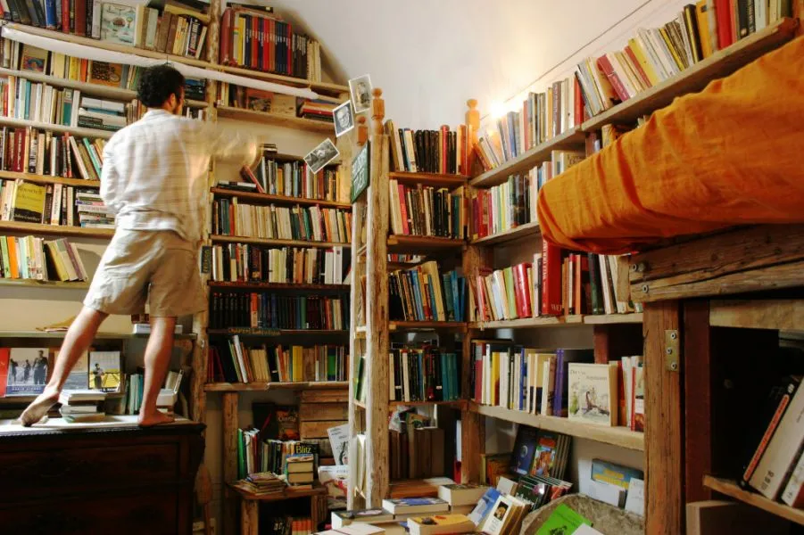 Εάν δεις αυτό το ελληνικό βιβλιοπωλείο, θα καταλάβεις γιατί είναι στα καλύτερα της Ευρώπης!
