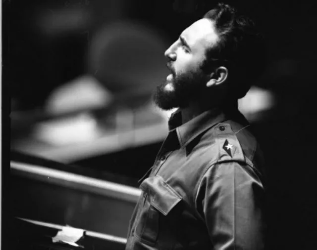 Fidel-Castro-habla-en-la-Asamblea-de-la-ONU-el-26-de-septiembre-de-1960.1
