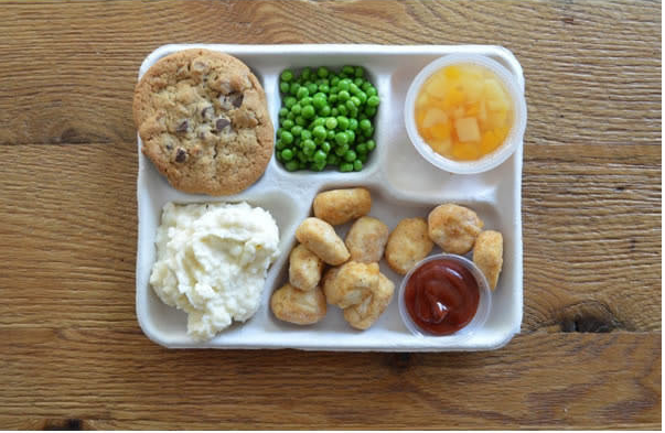 Σχολικά γεύματα σε 20 χώρες: Τι τρώνε οι μαθητές για μεσημεριανό;