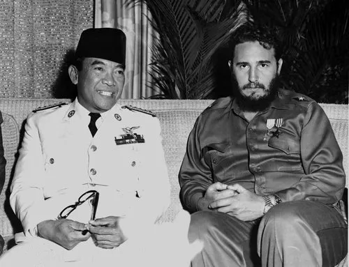 Sukarno_and_Fidel,_1960