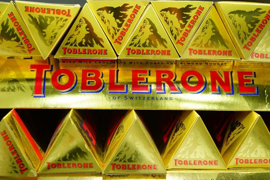 Η Toblerone άλλαξε το σχήμα της σοκολάτας της...προς το χειρότερο!