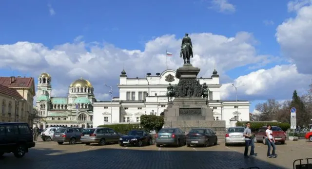 1-Sofia-parliament-square-ifb