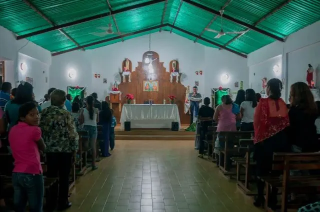 Church_in_Christmas_Mass,_Chaguaramal,_Miranda_State._Venezuela