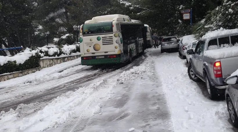 Τρίτη 10 Ιανουαρίου: Πώς κινούνται τα λεωφορεία λόγω χιονιά - Λίστα