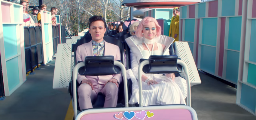 To βίντεο κλιπ του νέου τραγουδιού της Katy Perry κάνει την ζωή μας λούνα παρκ!