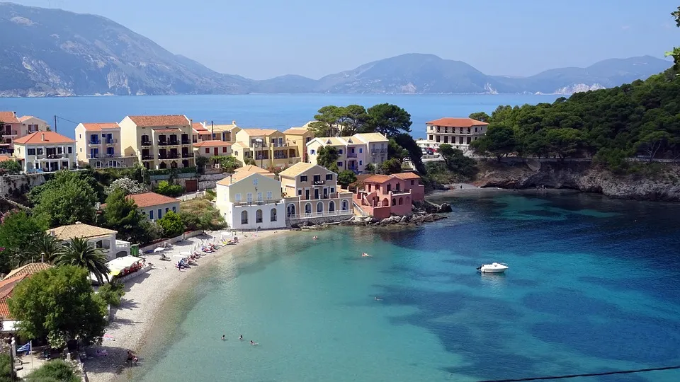 Die Welt: Η Ελλάδα σημειώνει ρεκόρ ως τουριστικός προορισμός για το καλοκαίρι
