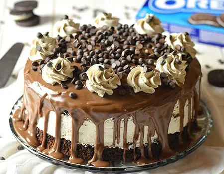 Φτιάξε την απόλυτη τούρτα με γέμιση Oreo cheesecake και ganache σοκολάτας