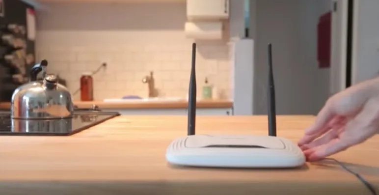 Eάν θέλεις πιο γρήγορο wi-fi, αυτά τα περίεργα κόλπα θα σε βοηθήσουν (video)