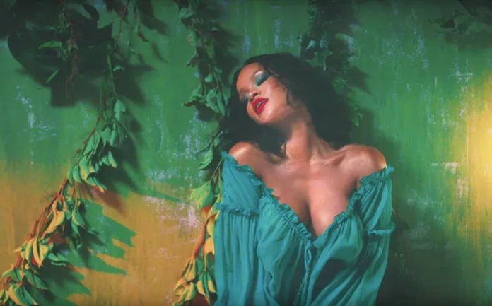 Η Rihanna σε αυτό το video clip είναι από άλλο πλανήτη!