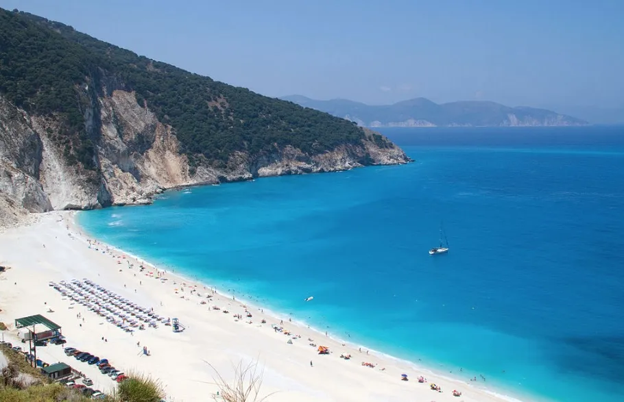 10 ελληνικές παραλίες που αφήνουν άφωνους όλους τους τουρίστες!