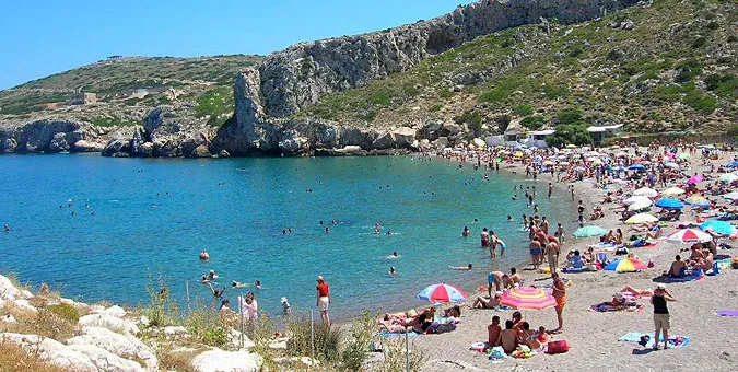 Παραλίες κοντά στην Αθήνα που δεν είναι οργανωμένες