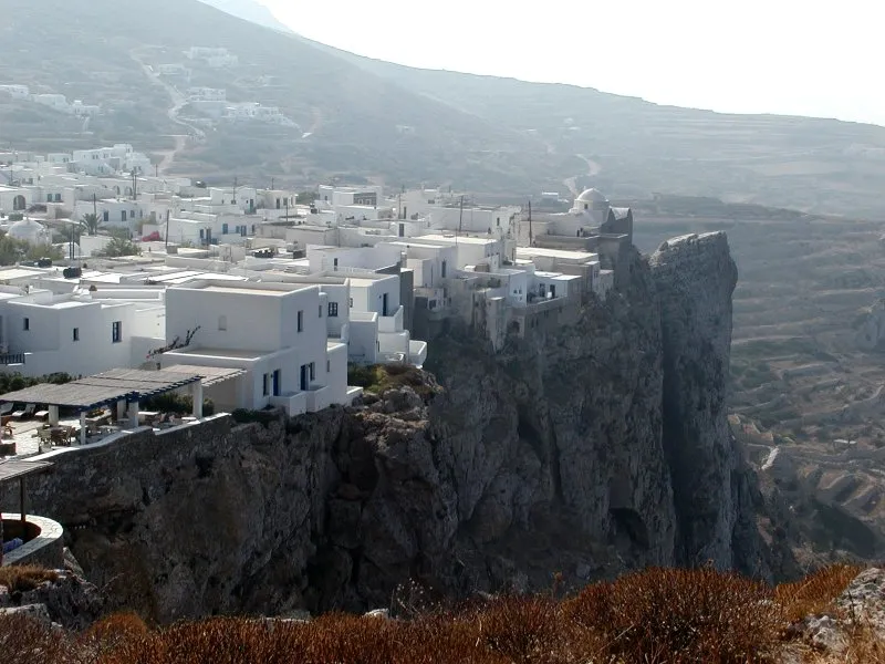 Telegraph: Αυτά τα ελληνικά νησιά έχουν τους λιγότερους κατοίκους!