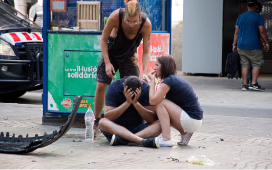 Τρομοκρατική επίθεση Βαρκελώνη: Βαν έπεσε πάνω σε πλήθος κόσμου - Οι τελευταίες πληροφορίες