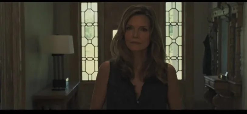 Η Μισέλ Φάιφερ τρομοκρατεί την Jennifer Lawrence στο νέο trailer του Mother (video)