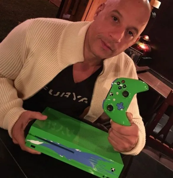 Ο Vin Diesel συγκινείται πάνω από ένα Xbox & είναι για καλό λόγο!