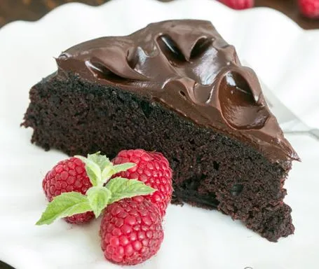 Εύκολες Συνταγές: Πανεύκολο υγρό κέικ σοκολάτας! (video)
