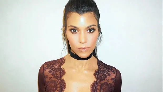 Kourtney Kardashian: Μετά την Kim φωτογραφήθηκε και εκείνη ολόγυμνη στο Instagram! (photo)