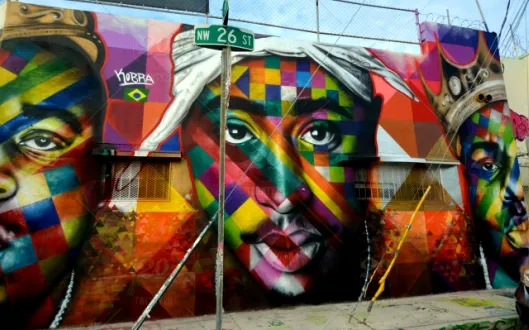 Tupac: Ο «Μακιαβέλι» της ραπ δεν «έφυγε» ποτέ και οι τοίχοι το αποδεικνύουν!