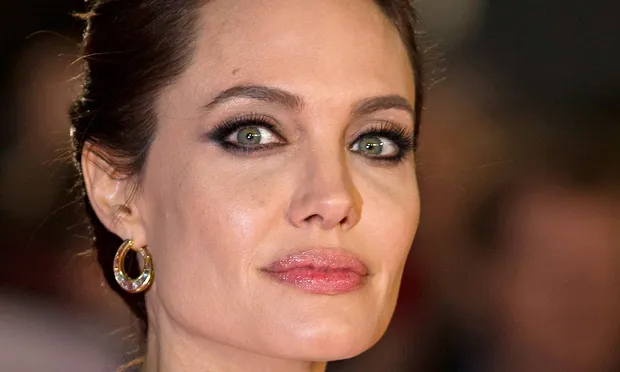 5 εκφράσεις που θα δούμε στο πρόσωπο της Jolie αν μάθει ότι η Aniston και ο Pitt τα ξαναβρήκαν!