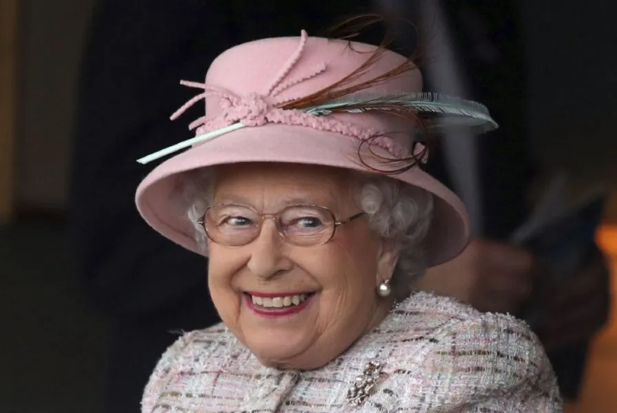 10 πράγματα που θα συμβούν στη Βρετανία αν η βασίλισσα Ελισάβετ «φύγει»!