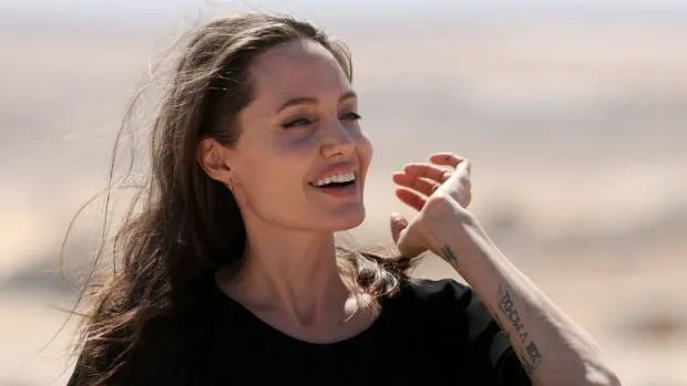 H Angeline Jolie ερωτευμένη με σωσία του Brad Pitt; Δες τον! (photo)