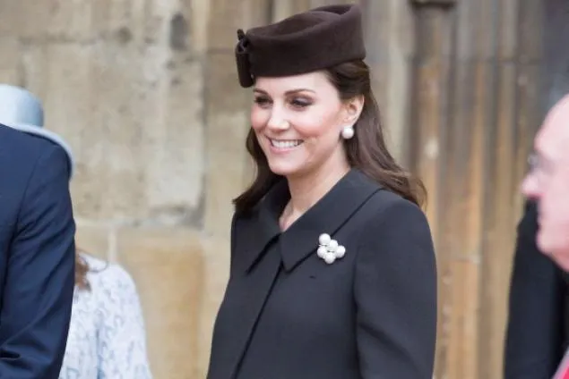 Η βασιλική οικογένεια υποδέχτηκε το νέο μέλος της! Γέννησε η Kate Middleton!