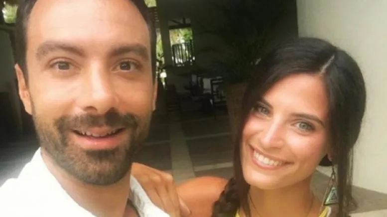 Ο Σάκης Τανιμανίδης και η Χριστίνα Μπόμπα μας προσκαλούν στο γάμο τους μέσω βίντεο!