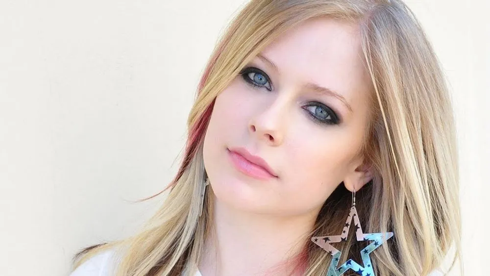 Η Avril Lavigne εξαφανίστηκε για μεγάλο χρονικό διάστημα! Δες πως είναι σήμερα! (photo)