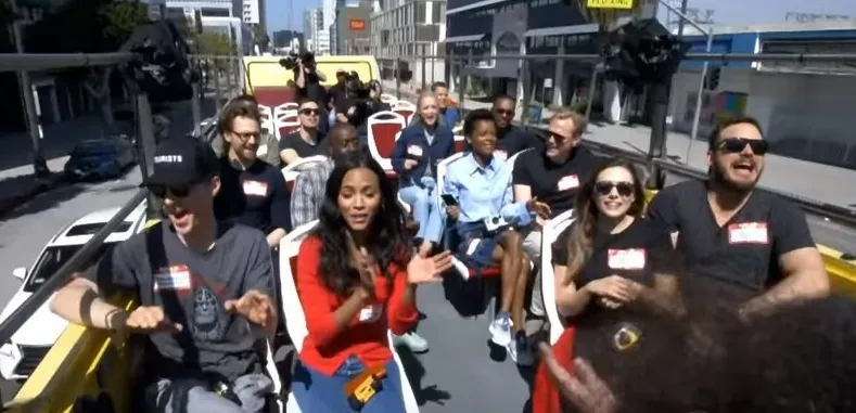 Οι Avengers βγήκαν στους δρόμους χωρίς τις στολές τους και απόλαυσαν το Λος Άντζελες! (video)