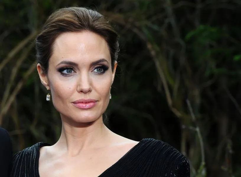 Η Angelina Jolie γιόρτασε τα γενέθλια της με τον πιο FUN τρόπο και πρέπει να το δεις!