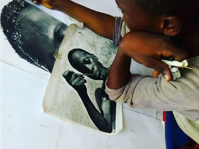 Ένα 11χρονο παιδί από τη Νιγηρία δημιουργεί εικόνες που θα σε αφήσουν άφωνο!