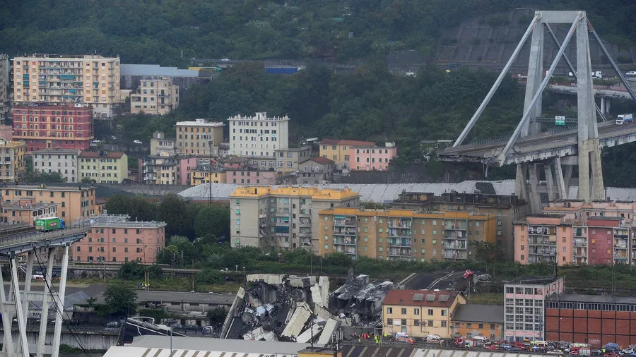Γένοβα: Κατέρρευσε μεγάλο τμήμα γέφυρας - Συγκλονίζει το βίντεο που δείχνει τη στιγμή!