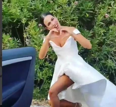 Η Στικούδη είναι η πιο cool νύφη και το αποδεικνύει με το keke challenge! (video)