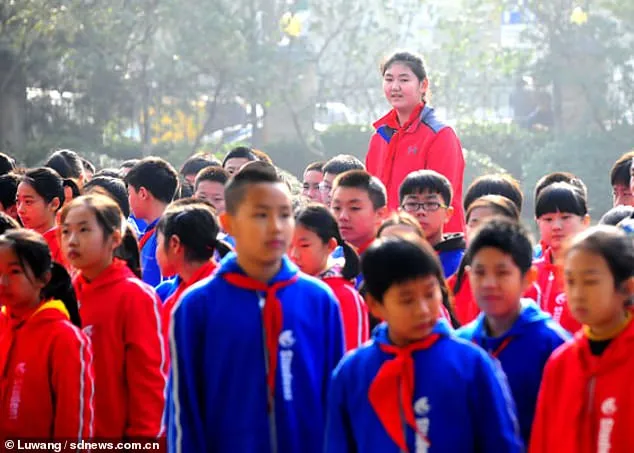 Είναι αυτό το ψηλότερο κορίτσι στον κόσμο; Η 11χρονη που έχει γίνει viral!