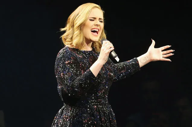 Οι Spice Girls ξεκινούν περιοδεία και η Adele δεν μπόρεσε να κρύψει τη χαρά της!