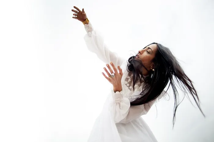 Η «απόλυτη» Γαλλομαροκινή θεά του τραγουδιού Hindi Zahra επιστρέφει στην Ελλάδα