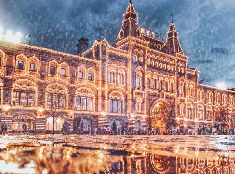 Η Μόσχα μοιάζει με χριστουγεννιάτικο παραμύθι μέσα από αυτές τις φωτογραφίες