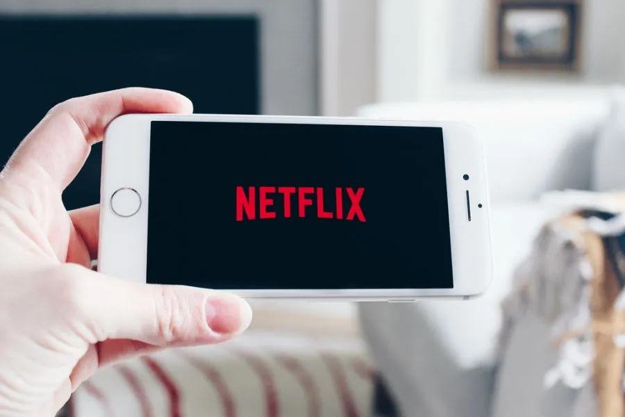 Τώρα μπορείς να μοιραστείς απευθείας από το Netflix app την αγαπημένη σου σειρά ή ταινία στα Instagram Stories σου!