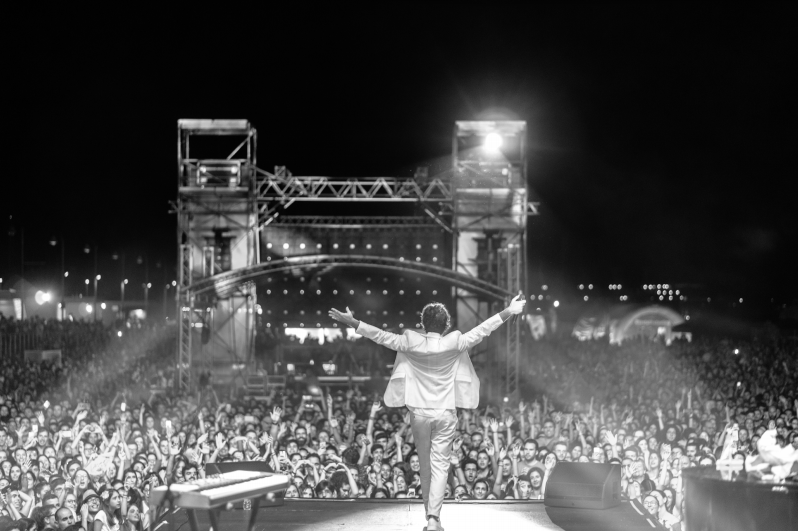 Η μεγάλη καλοκαιρινή συναυλία του Κωστή Μαραβέγια στην Πλατεία Νερού σε ΝΕΑ ΗΜΕΡΟΜΗΝΙΑ!