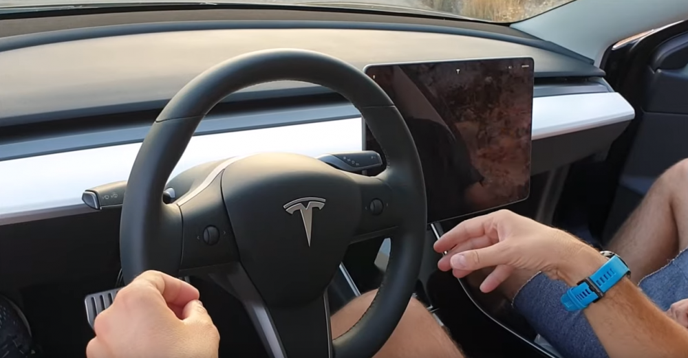 Το πρώτο Tesla Model 3 στην Ελλάδα (video)
