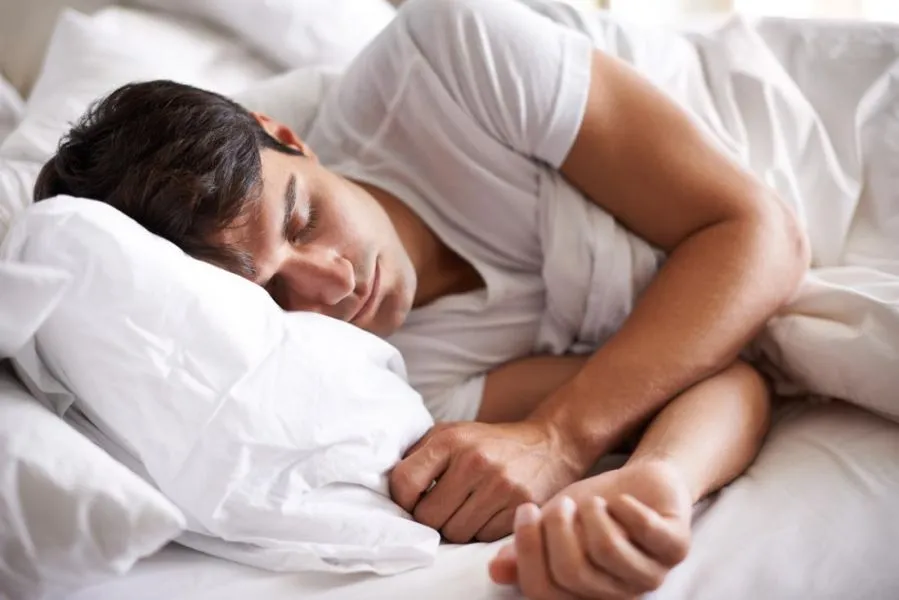 4 βραδινές συνήθειες που θα βελτιώσουν τον ύπνο σου!