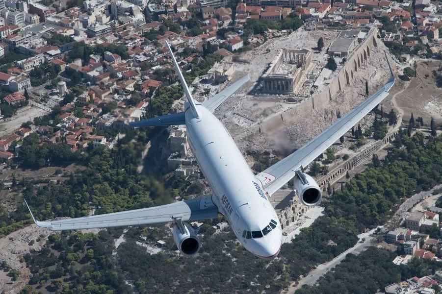 Athens Flying Week: Πτήση με φόντο την Ακρόπολη