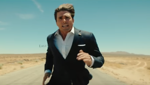 Ένα viral βίντεο δείχνει τον Tom Cruise να 