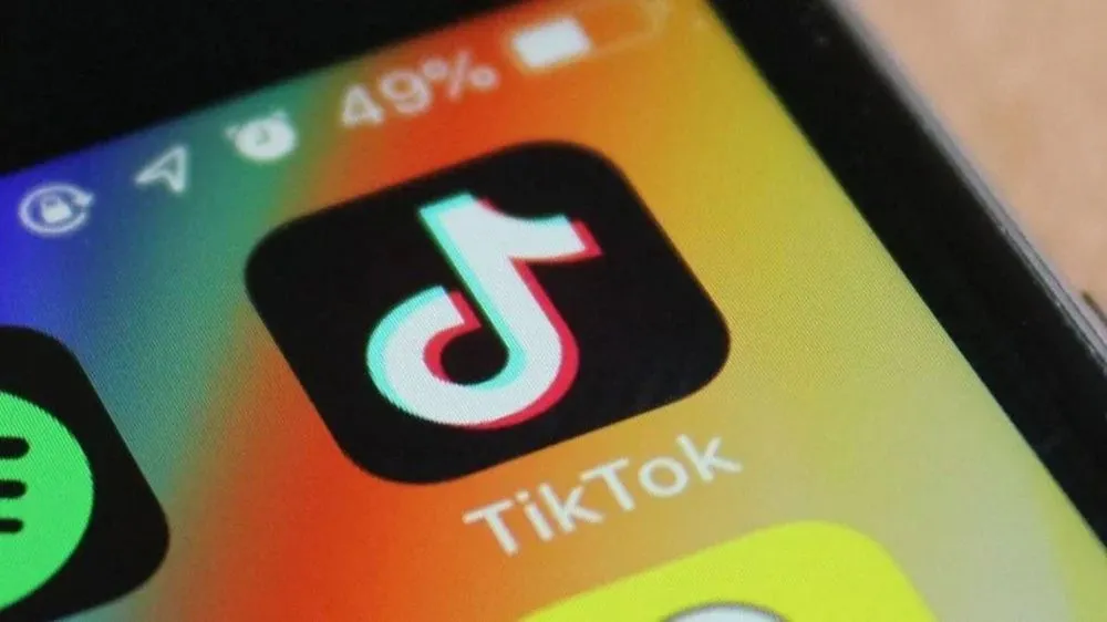 TikTok: Ένα challenge έβαλε σε κίνδυνο τις ζωές πολλών νέων