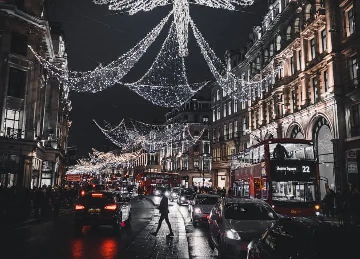 Λονδίνο: 7 φωτογραφίες που θα σε πείσουν ότι είναι το τέλειο μέρος για τα Χριστούγεννα!